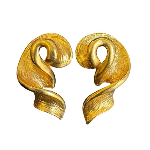 Vintage Couture Gold Tone Statement Earrings Clip On Avante-Garde Surrealism - Picture 1 of 6